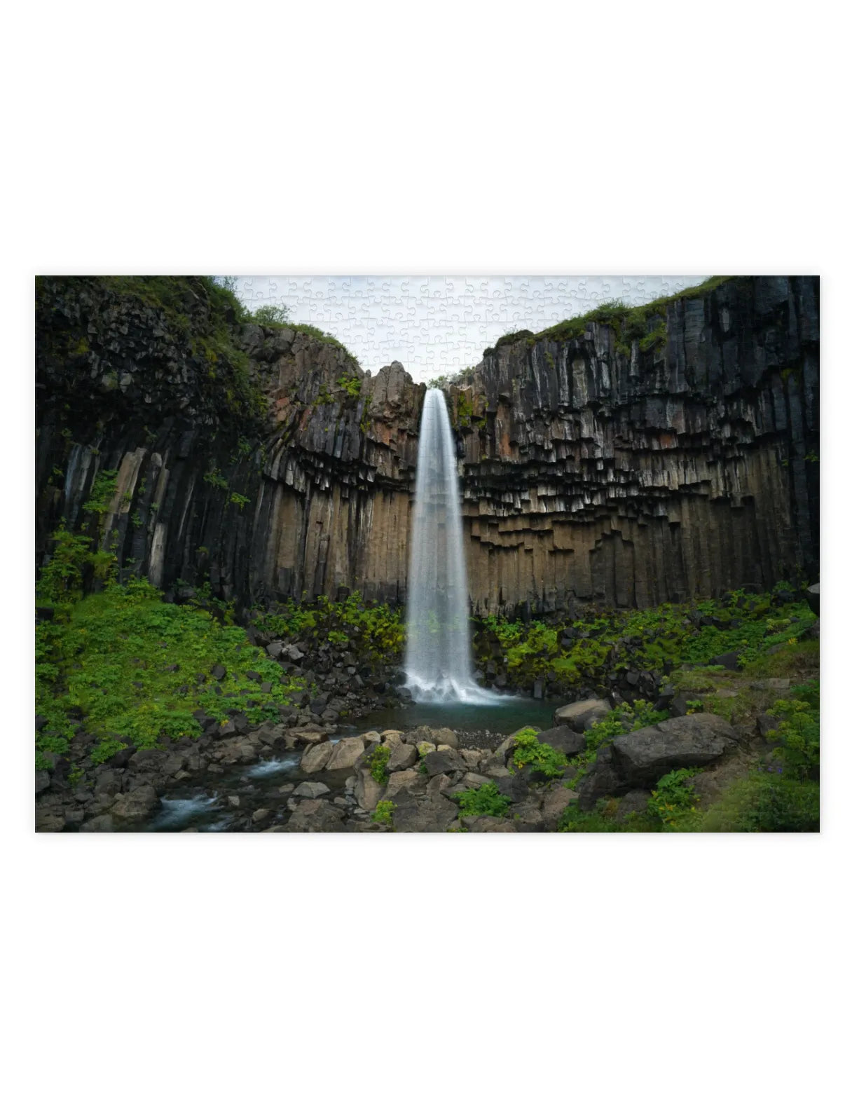 Mockup eines Puzzle eines Wasserfalls Svartifoss