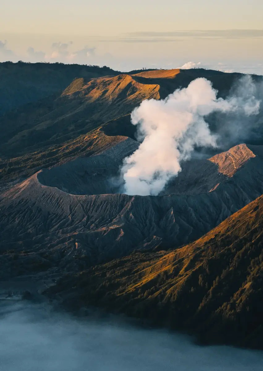 Rauchender Vulkan in Indonesien