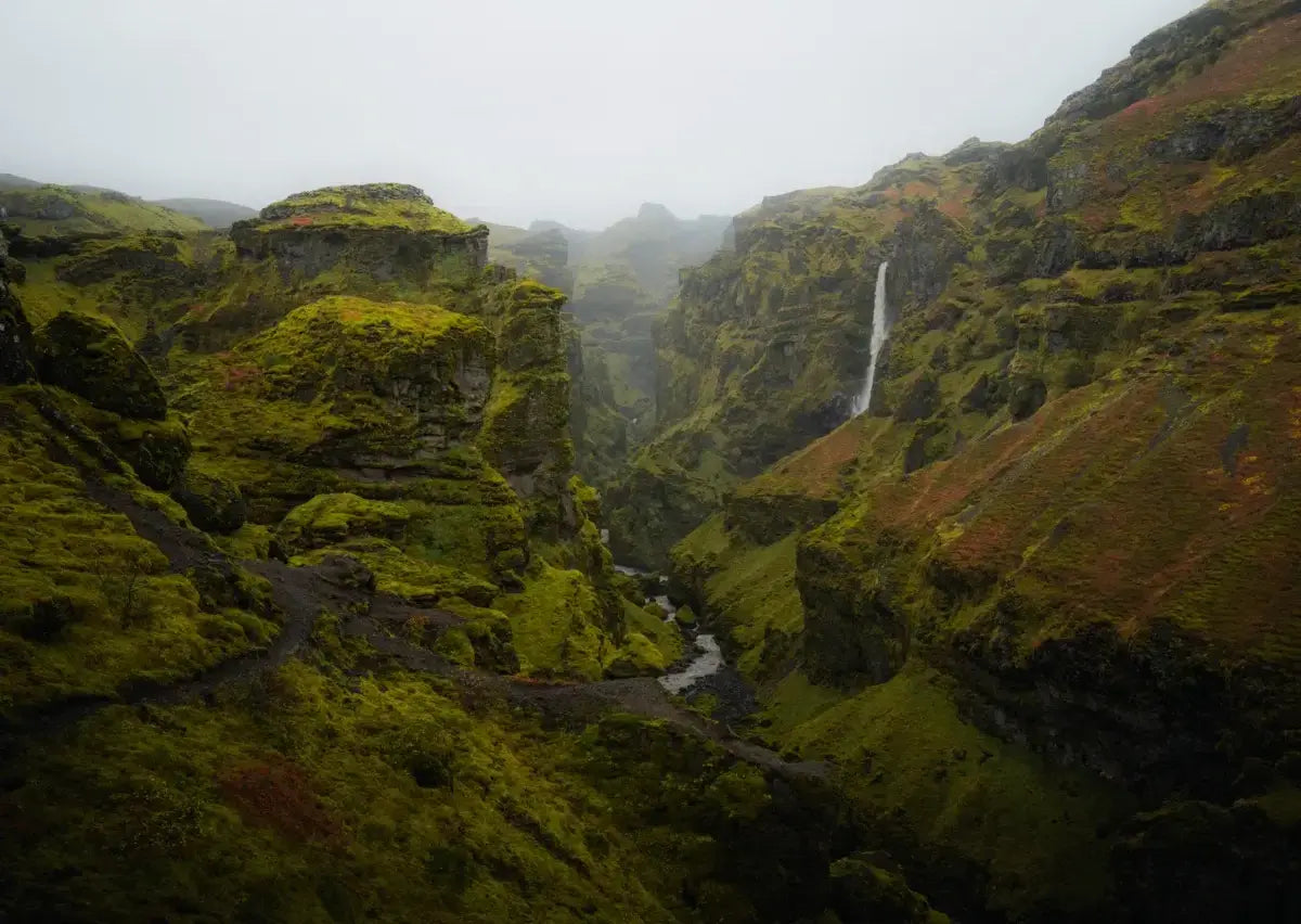 Wasserfall in den Hochlanden Islands