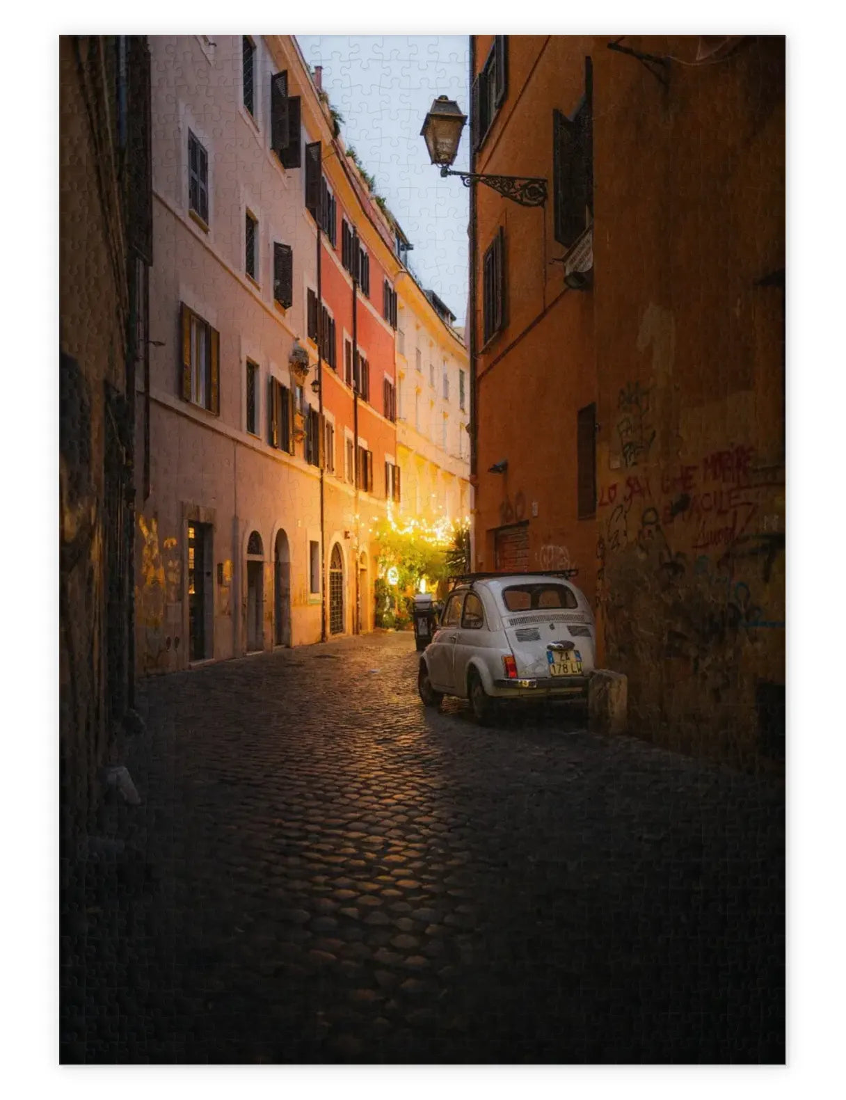 Mockup eines Puzzle einer Italienischen Gasse mit Oldtimer